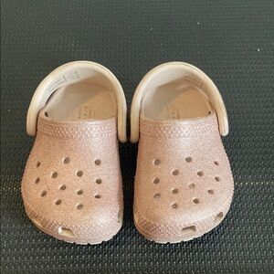 Baby Glitter pink crocs